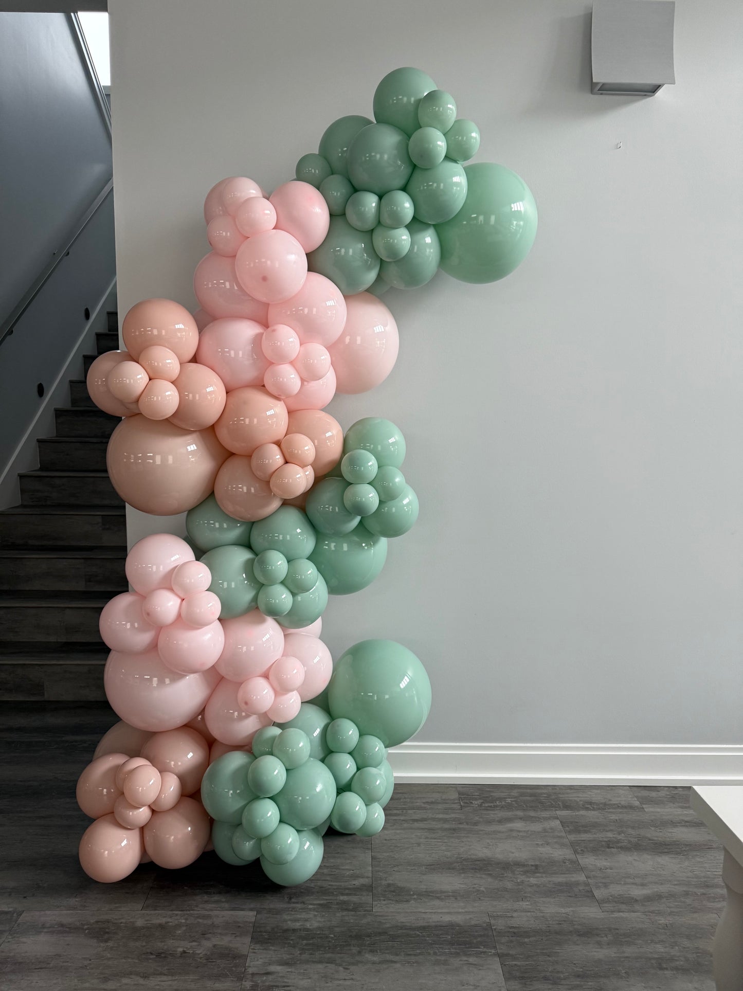 Self Standing Garland