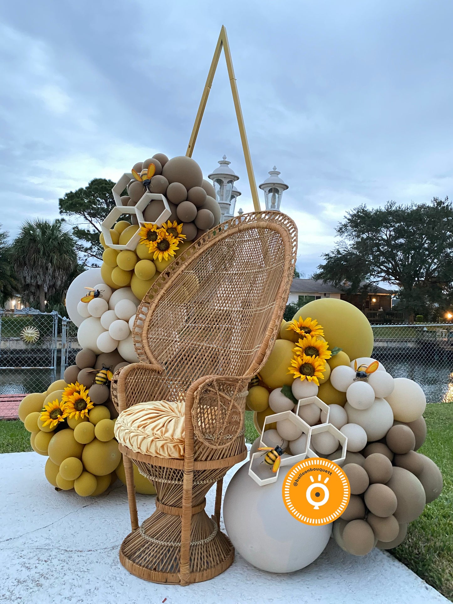 Mama To Bee Themed Garland