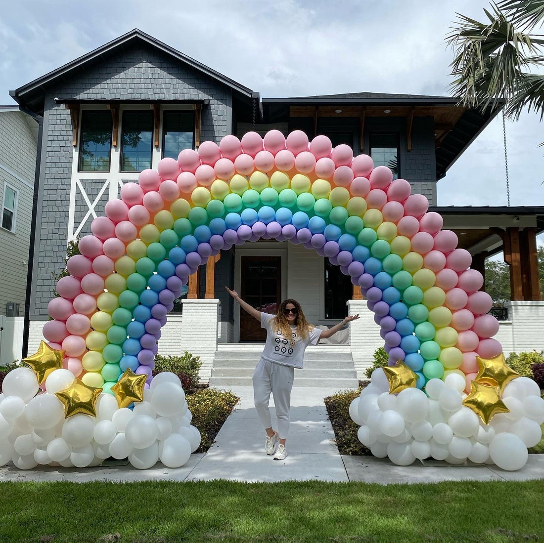 Pride Balloon Bouquets in Tampa, FL: Celebrate Love, Diversity & Community with Colorful Balloon Décor
